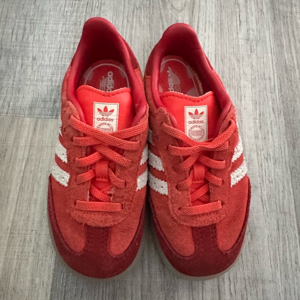 Kids Adidas Sambas toddler size 8 great condition